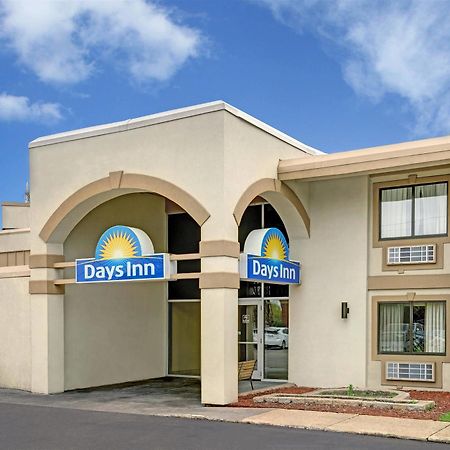 Days Inn By Wyndham Bloomington West 외부 사진