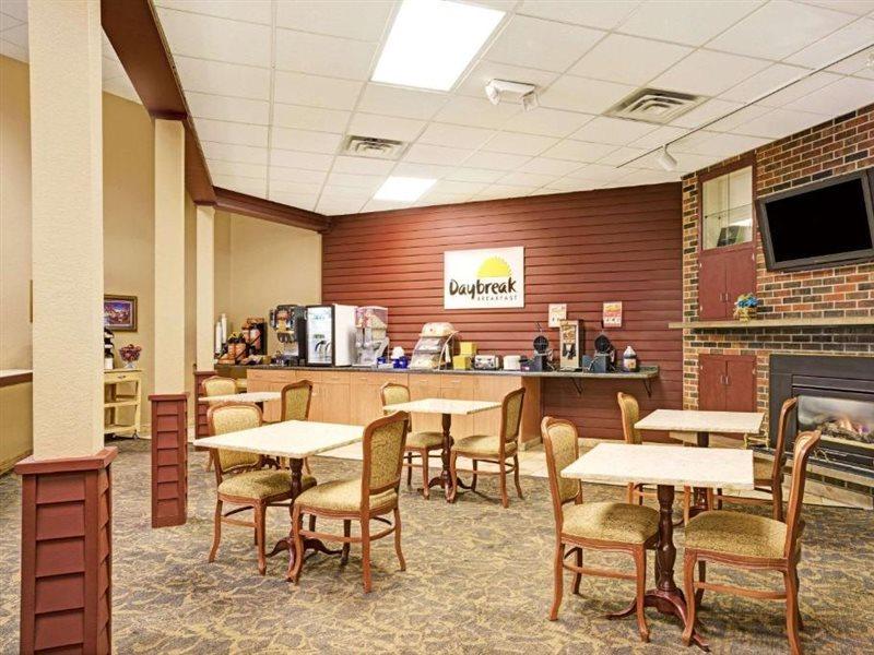 Days Inn By Wyndham Bloomington West 외부 사진